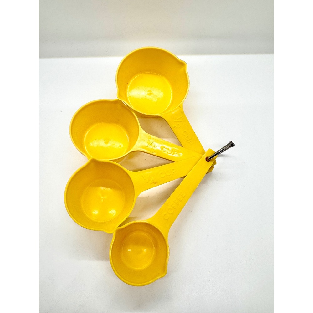 Vintage Lustro Ware Yellow Plastic Measuring Cups‎ Set 4pc Mid Century Retro